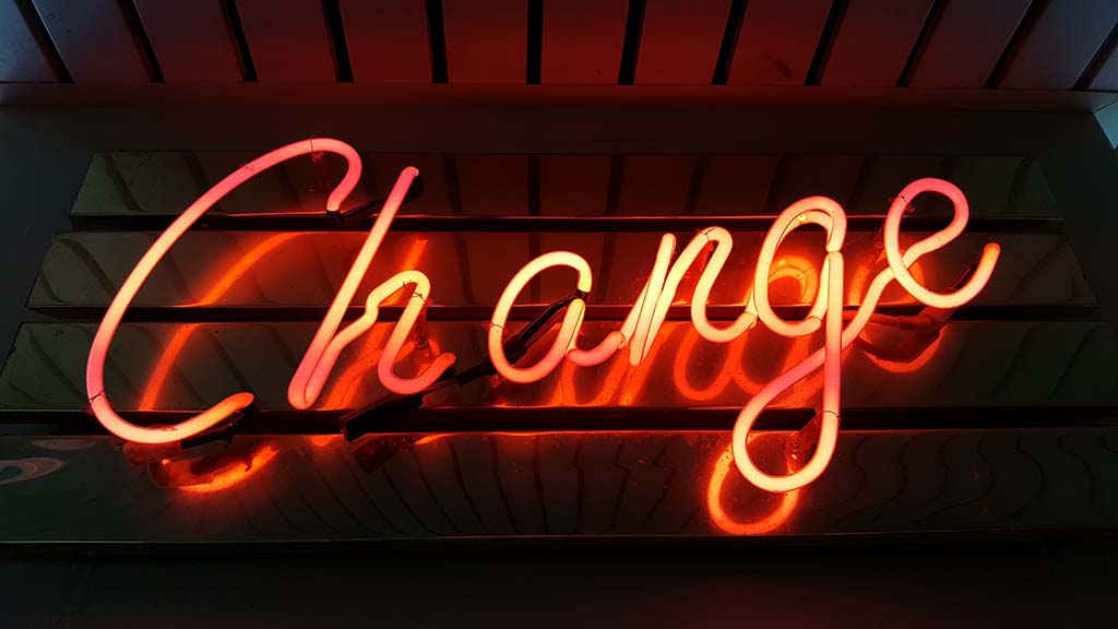 Change in neon